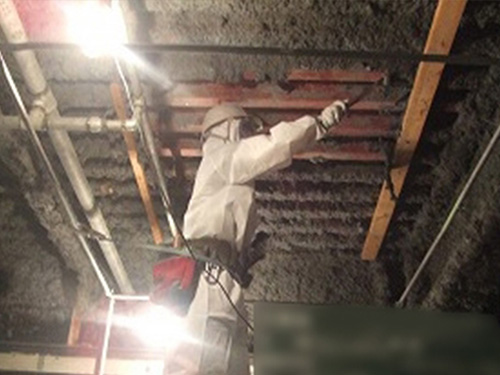 アスベスト除去作業