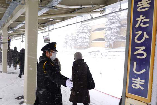 駅ホームでの誘導